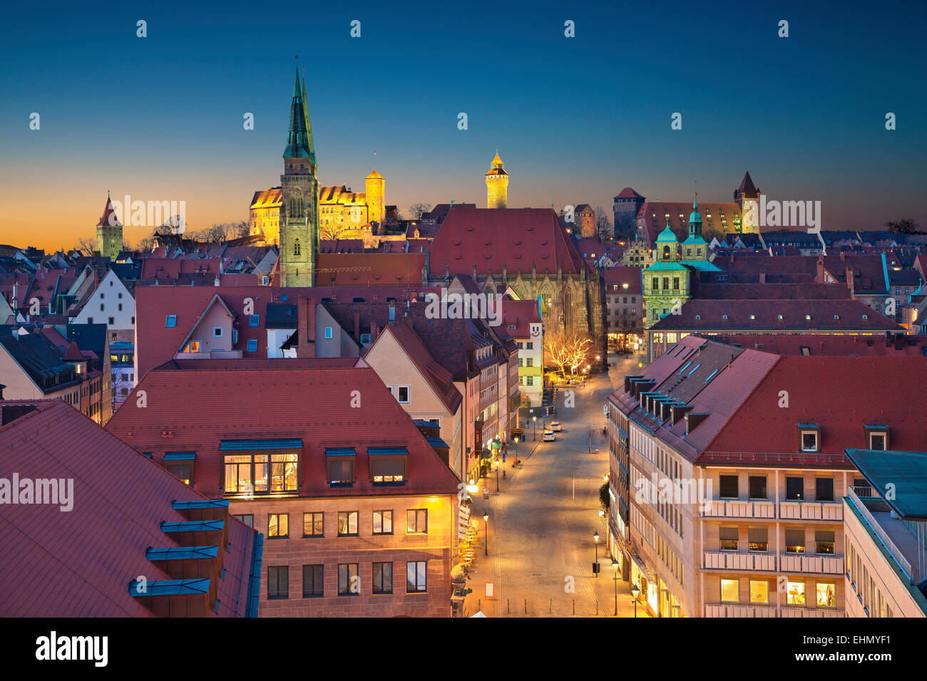 Nürnberg.  Bild der historischen Innenstadt von Nürnberg bei Sonnenuntergang. Stockfoto