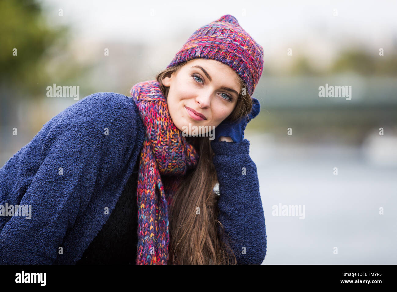 Porträt der Frau im Winter. Stockfoto