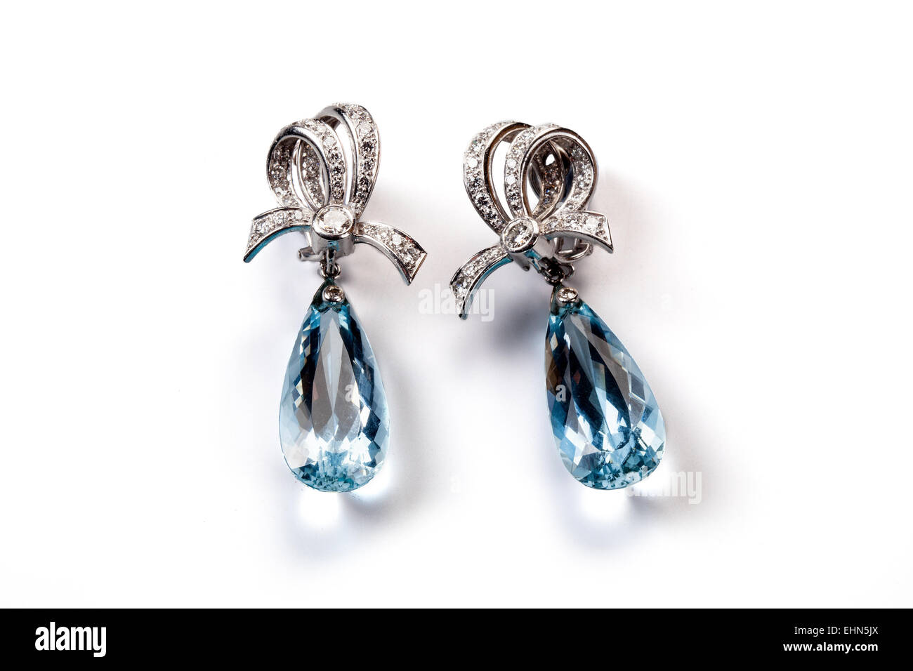 Diamant Ohrring mit Aquamarin fällt. Stockfoto