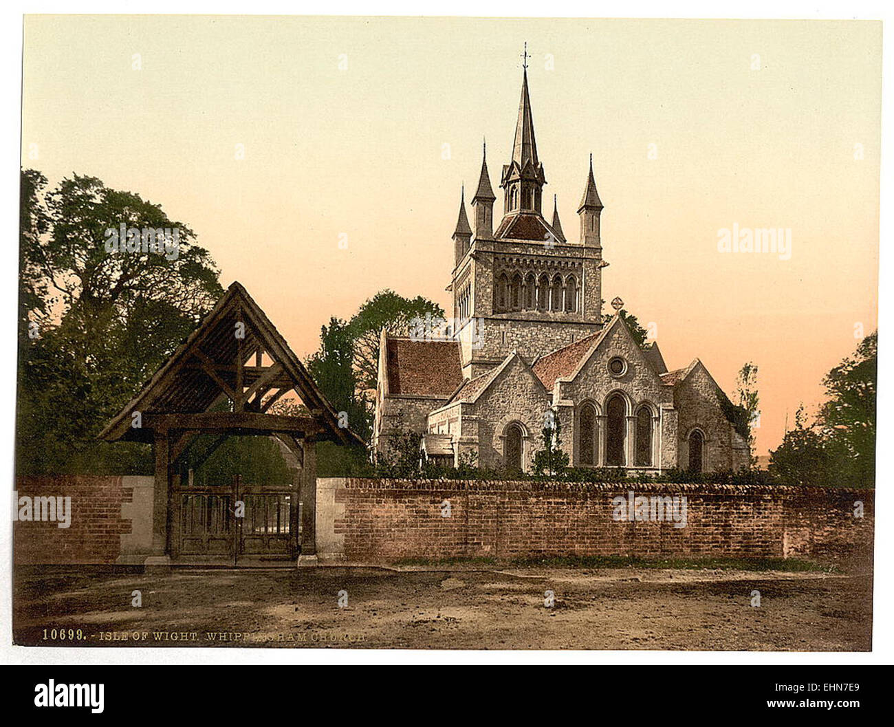 Die Whippingham Church auf der Isle of Wight, England, ist eine ikonische anglikanische Kirche, die für ihre historische Verbindung zu Queen Victoria bekannt ist. Sie wurde oft von der königlichen Familie genutzt. Stockfoto Die Whippingham Church auf der Isle of Wight, England, ist eine ikonische anglikanische Kirche, die für ihre historische Verbindung zu Queen Victoria bekannt ist. Sie wurde oft von der königlichen Familie genutzt. Stockfoto