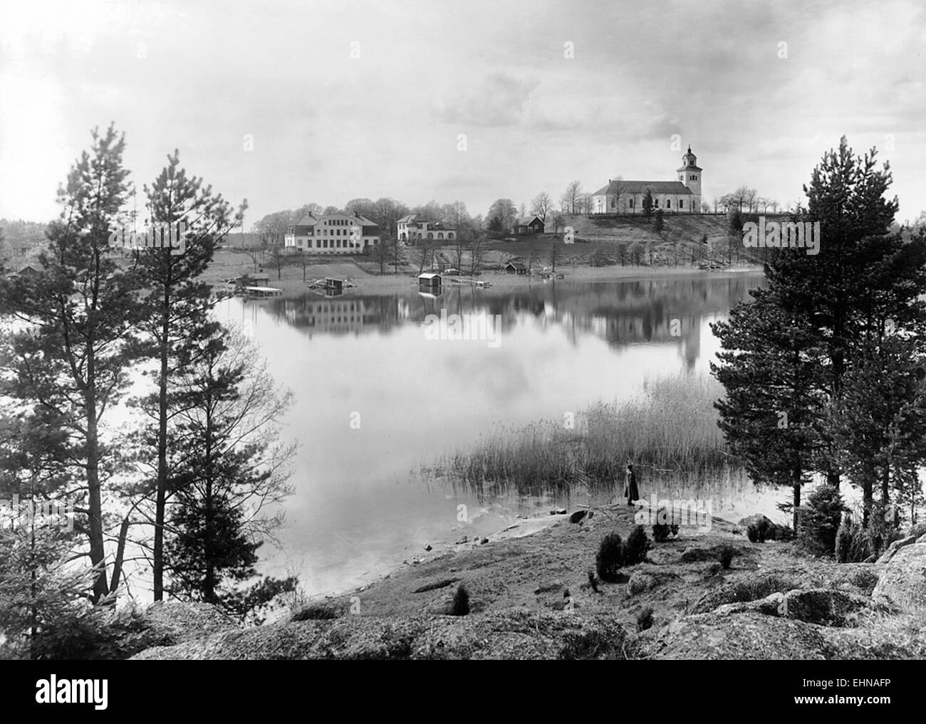 Die Hammar-Kirche in Närke, Schweden, ist eine bemerkenswerte historische Stätte, die durch das schwedische Nationalerbe geschützt wird. Die Architektur und kulturelle Bedeutung der Kirche reichen mehrere Jahrhunderte zurück. Stockfoto