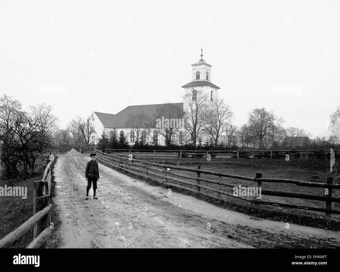 Die Osby-Kirche in Skåne, Schweden, ist eine historische Kirche von architektonischer Bedeutung. Es ist in der Liste des schwedischen Nationaldenkmalamtes aufgeführt, was seine kulturelle und historische Bedeutung in der Region widerspiegelt. Stockfoto