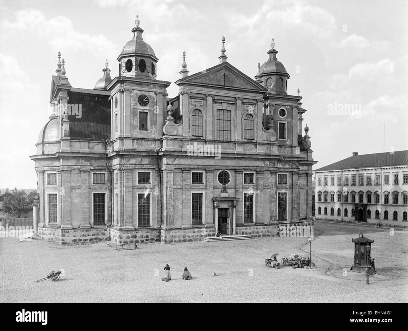 Die Kathedrale von Kalmar, die sich in der Region Småland in Schweden befindet, ist ein bedeutendes historisches und architektonisches Wahrzeichen. Es steht unter der Obhut des schwedischen Nationaldenkmalamtes (Riksantikvarieämbetet), das seine Erhaltung als wichtiges Stück schwedischen Erbes sicherstellt. Stockfoto