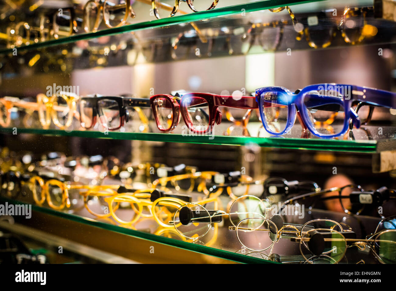 Brillen in Apotheken verkauft. Stockfoto