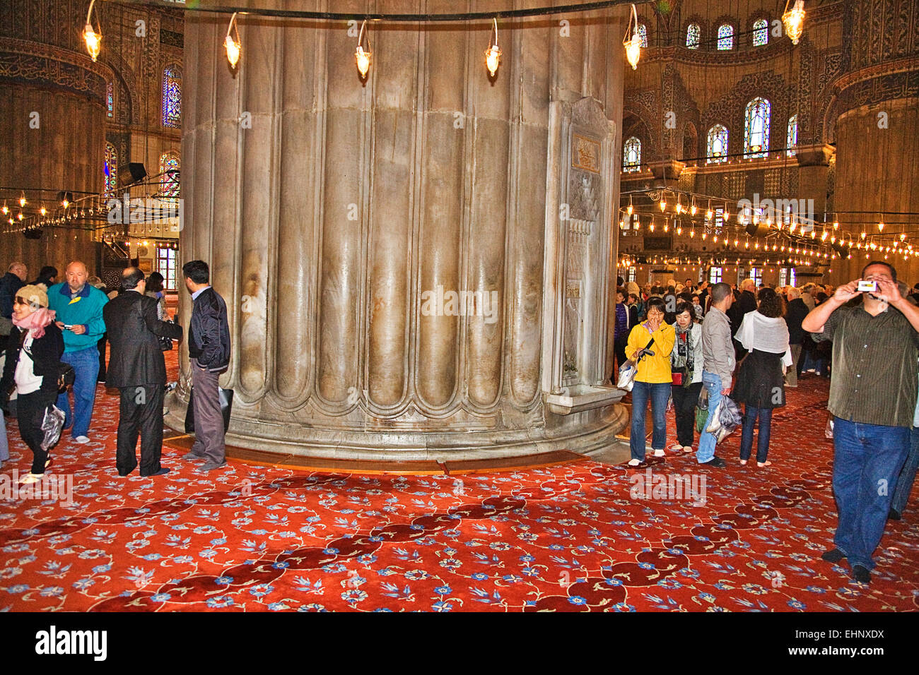 Die blaue Moschee ist eines der herausragenden Sehenswürdigkeiten, die Besucher kommen, innerhalb der Altstadt von Istanbul zu sehen. Stockfoto