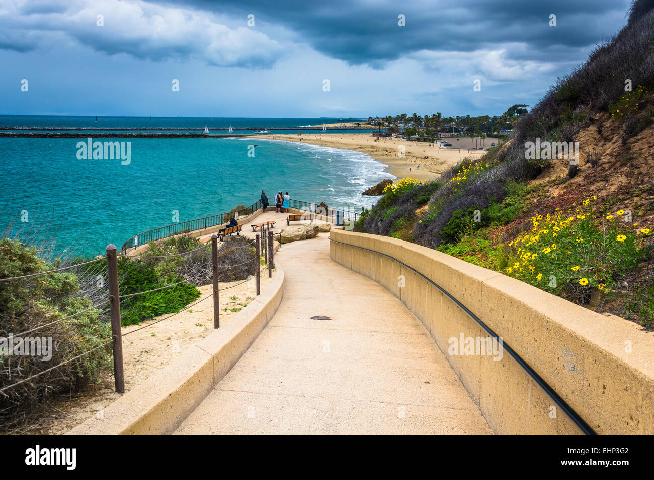 Fußweg zum Strand von Inspiration Point in Corona del Mar, Kalifornien. Stockfoto