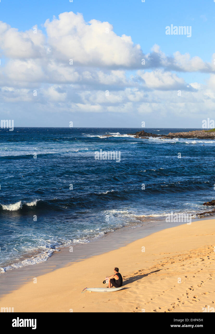 Surfer am Hookipa Beach auf Maui Stockfoto