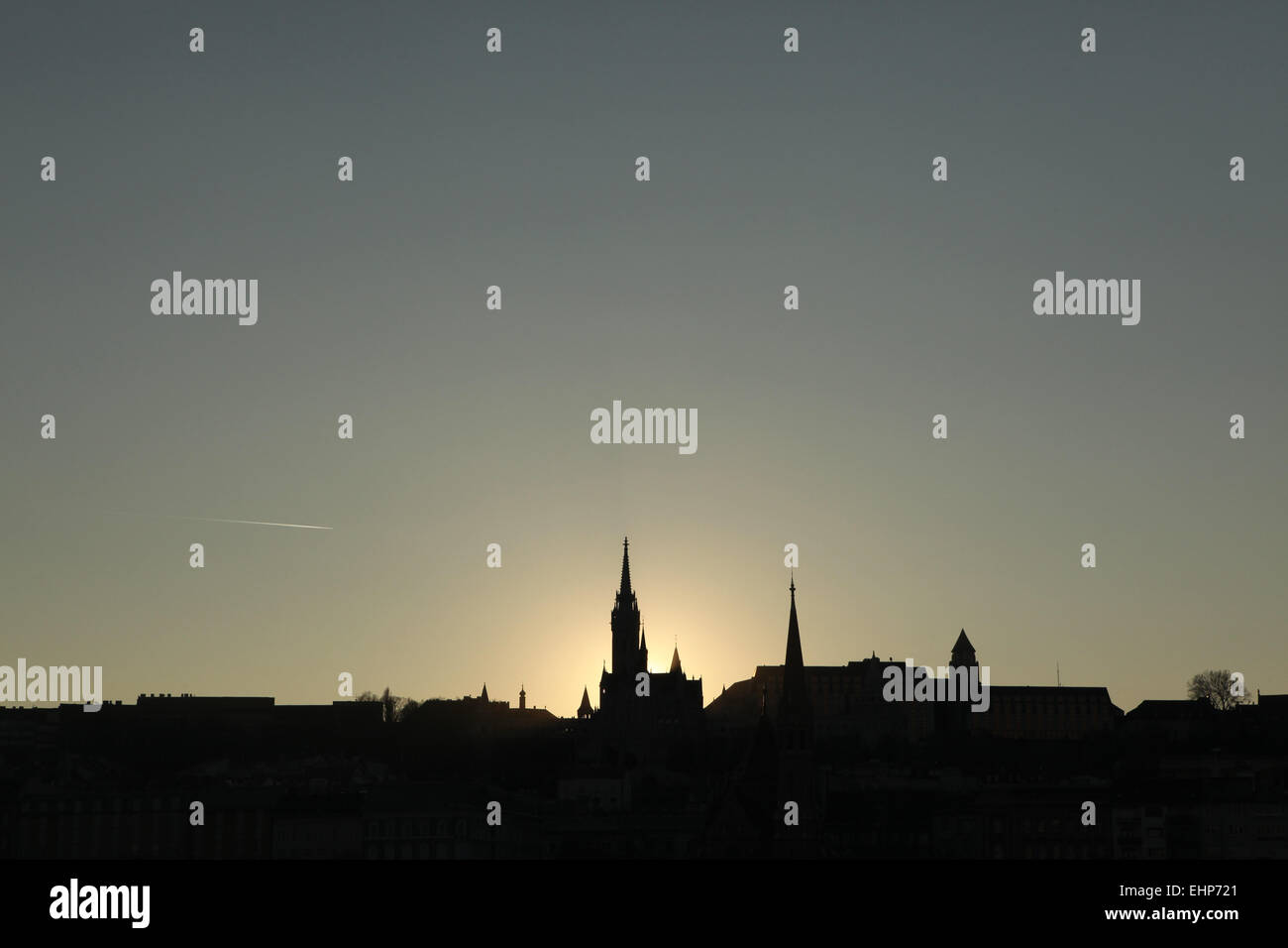 Matthiaskirche und Hilton Hotel Budapest in Budapest, Ungarn. Stockfoto