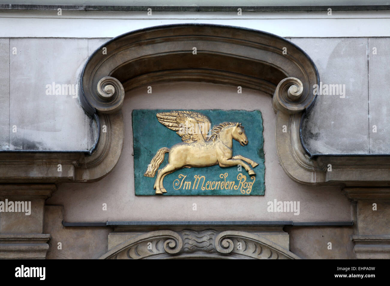 Geflügeltes Pferd Namensschild in Breslau auf ein Gebäude in der Altstadt Stockfoto