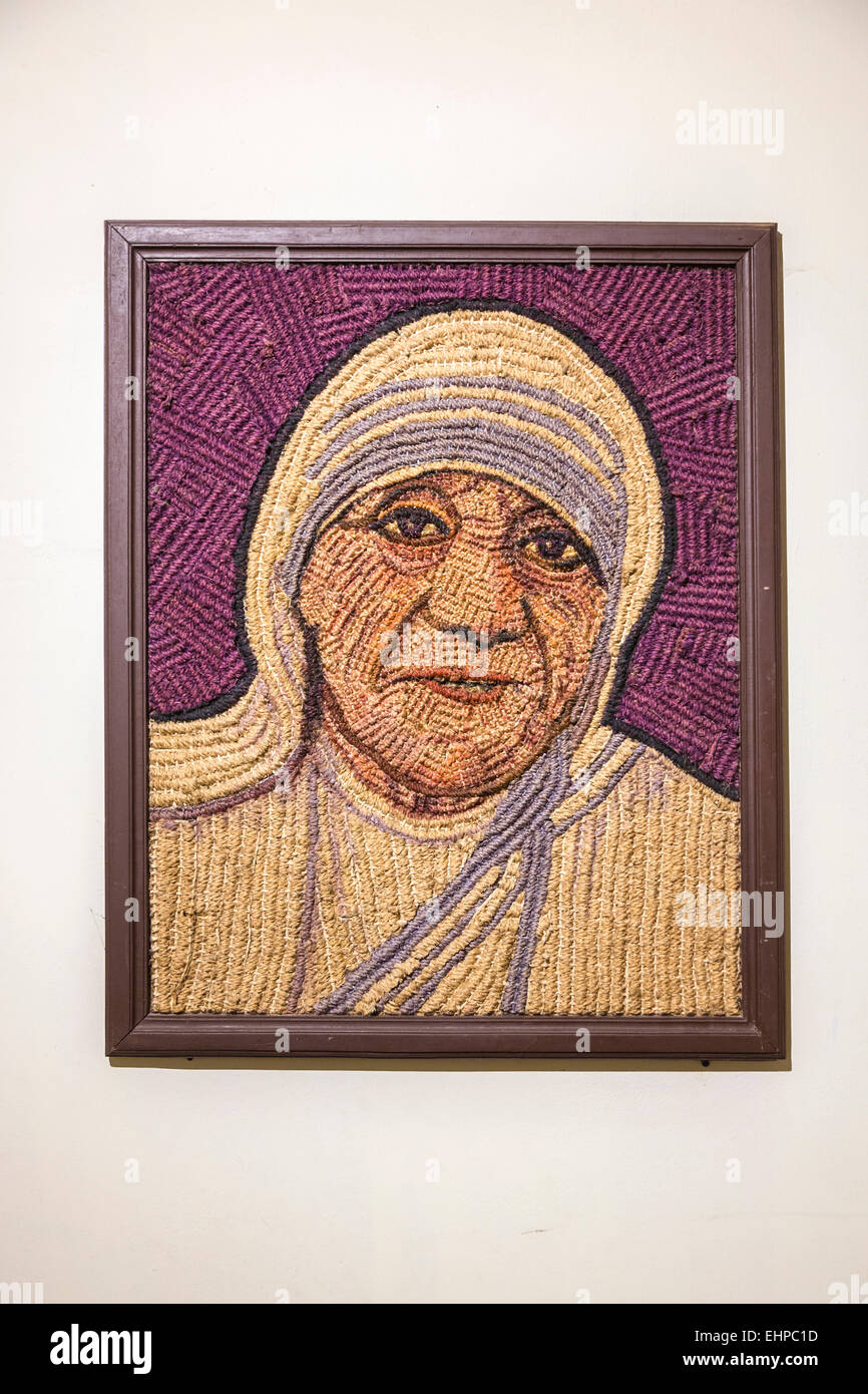 Porträt von Mutter Teresa gemacht von Kokos (Kokosfaser), Kokos-Museum, Cochin, Kerala, Südindien Stockfoto