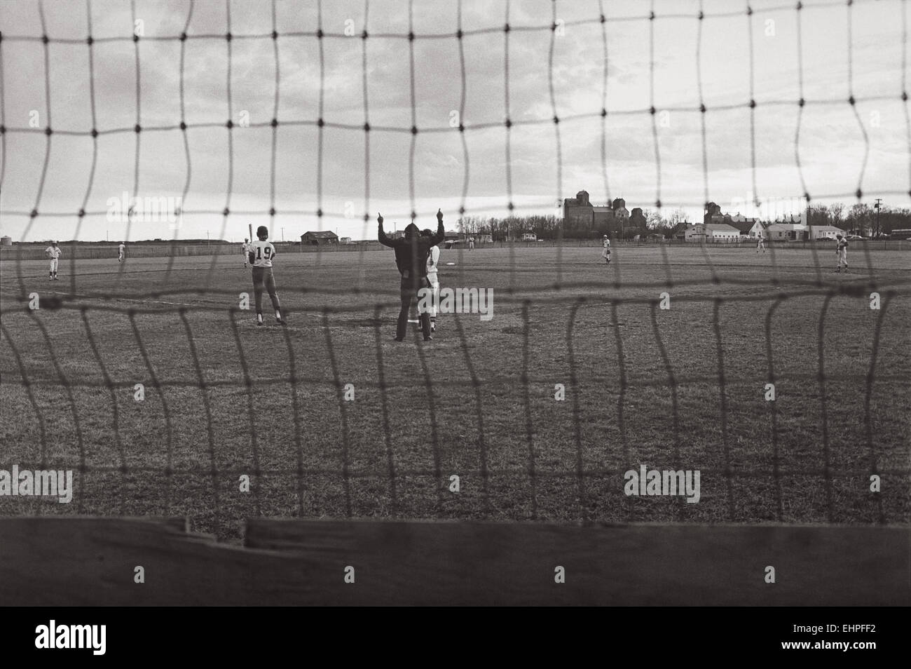 Ein Highschool-Baseballspiel zwischen Makoti, North Dakota und Coleharbor, North Dakota. Das Spiel wurde in Makoti, ND, gespielt Stockfoto