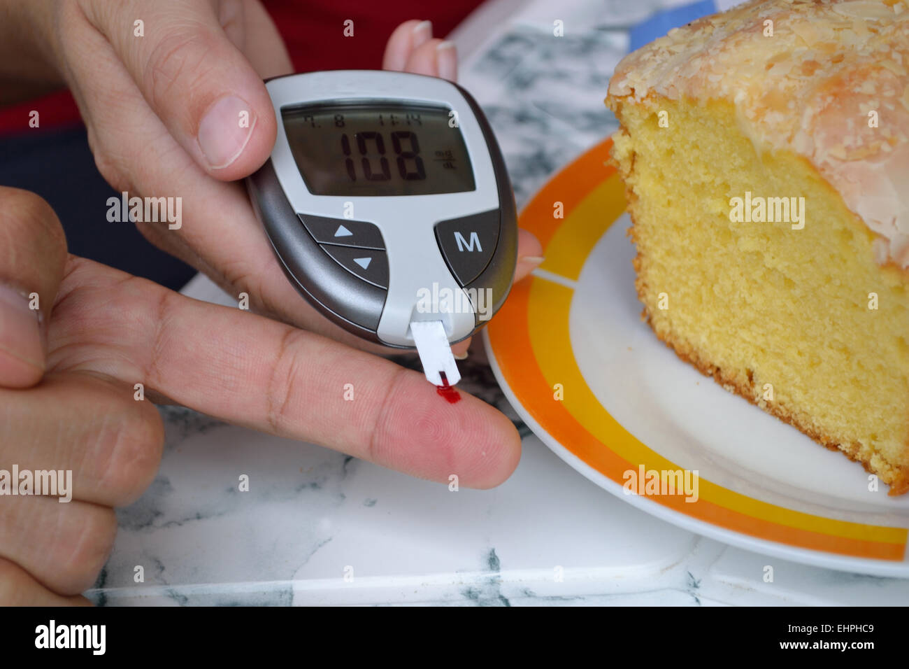 Blutzuckerwerte gemessen Stockfoto