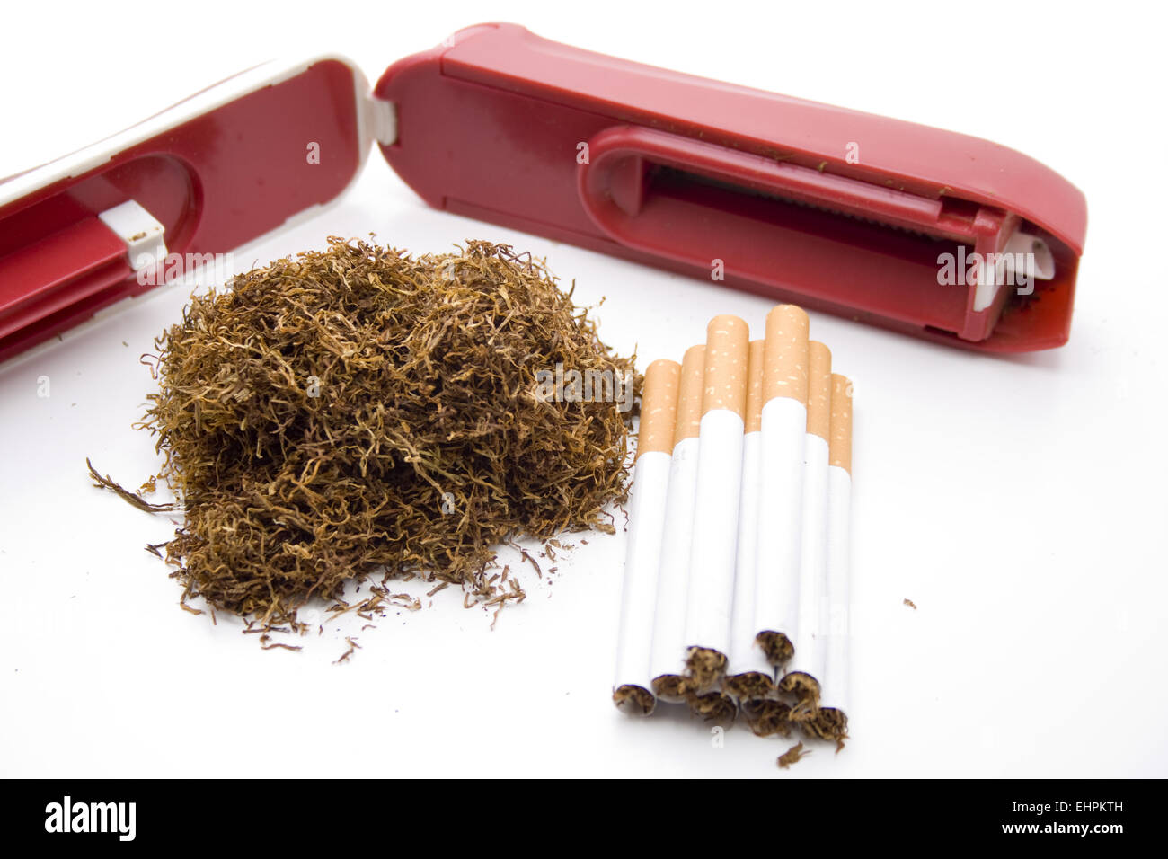 Zigaretten mit Tabak Stockfoto