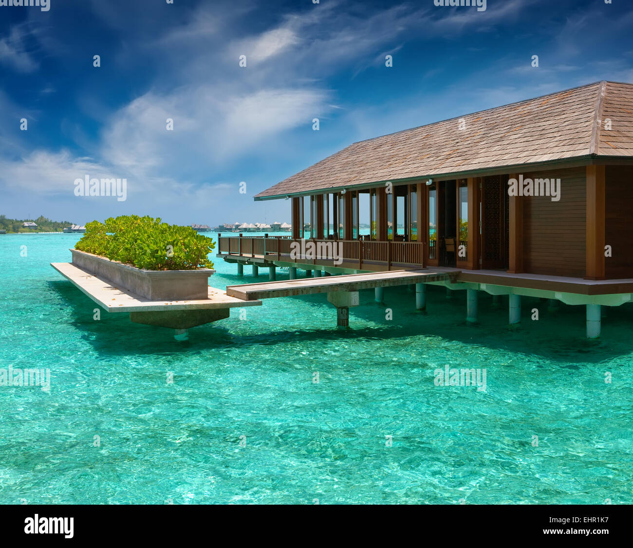 Blick auf das Meer und das Haus auf dem Wasser Stockfoto