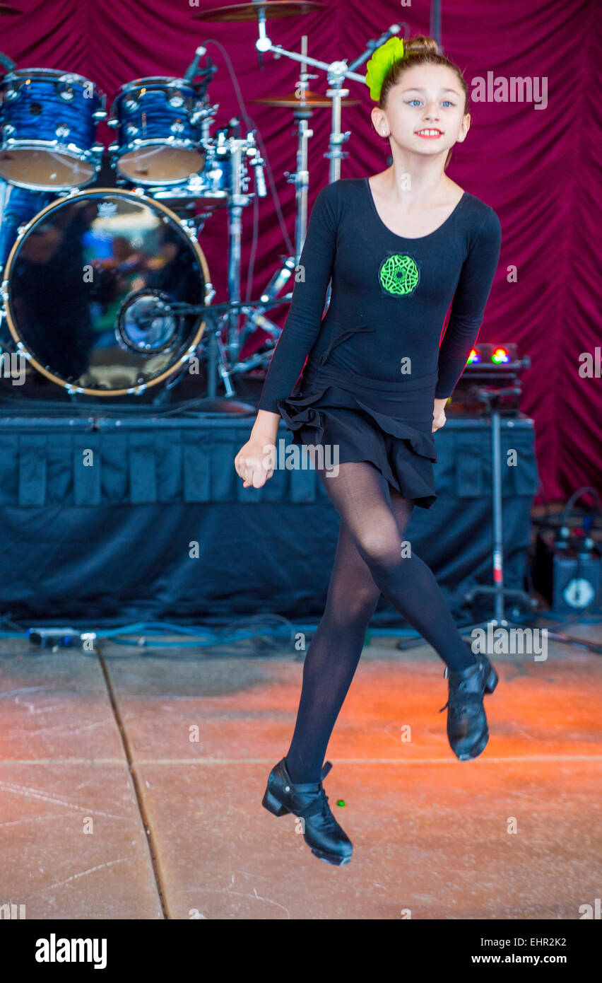 Junge Tänzerin zu beteiligen, in der St. Patricks Day Feier in Henderson Nevada Stockfoto