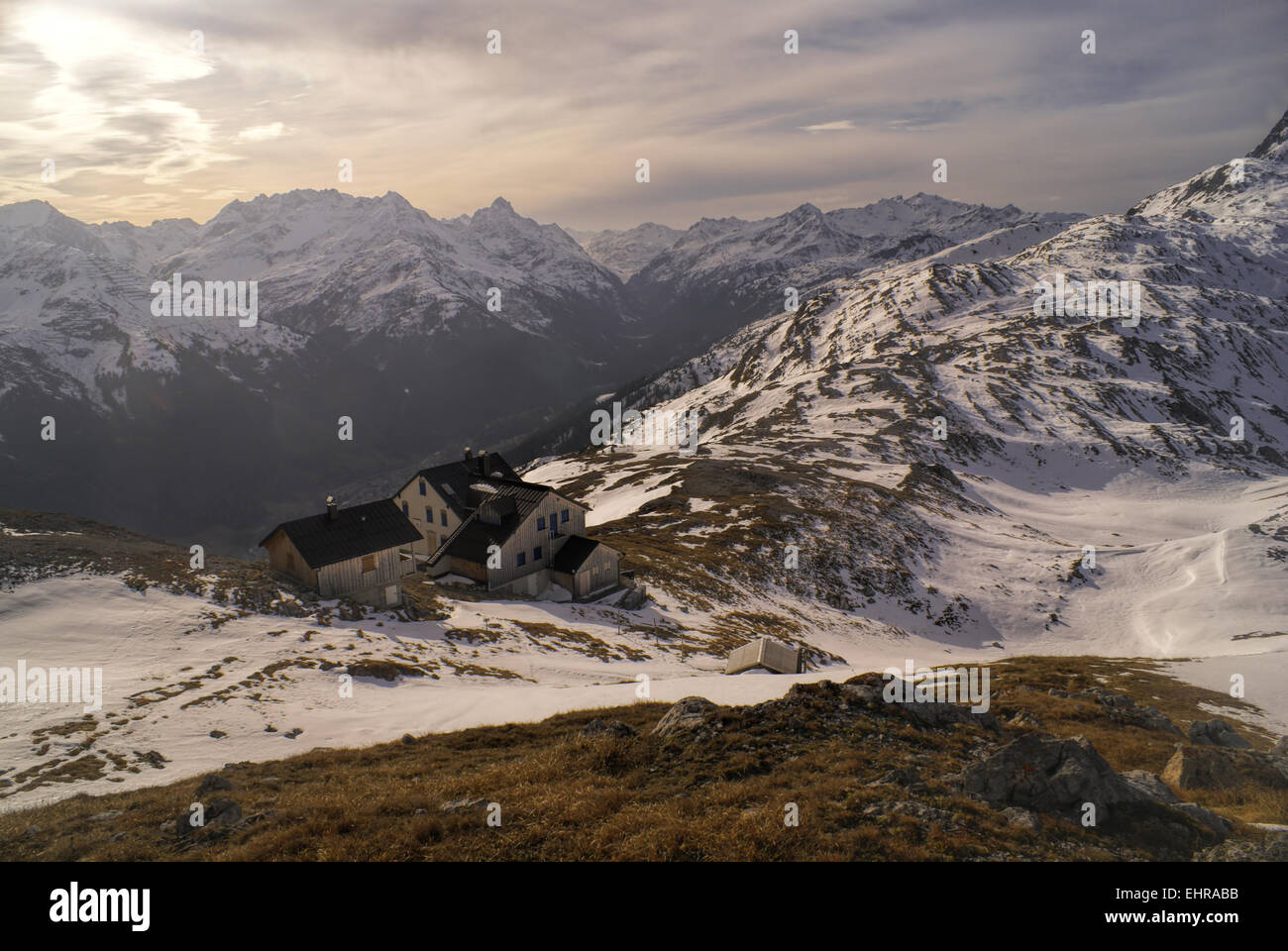 Malerische Aussicht auf Leutkircher Hütte in Tirol Alpen in Österreich Stockfoto