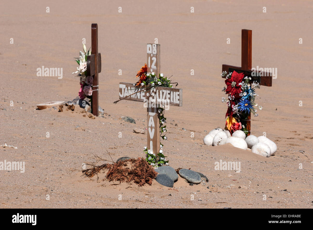 Wegkreuze, Erinnerung an Verkehrsunfallopfern unterwegs B2 zwischen Swakopmund und Walvis Bay, Namibia Stockfoto