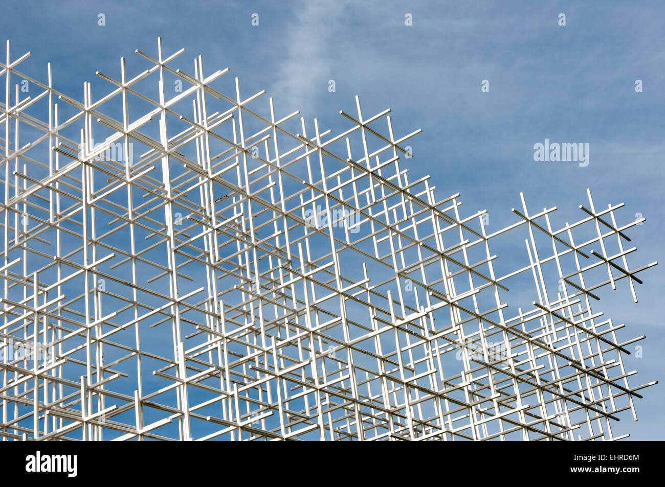 Ein Detail der 2013 Serpentine Gallery Sommerpavillon des japanischen Architekten Sou Fujimoto. Stockfoto