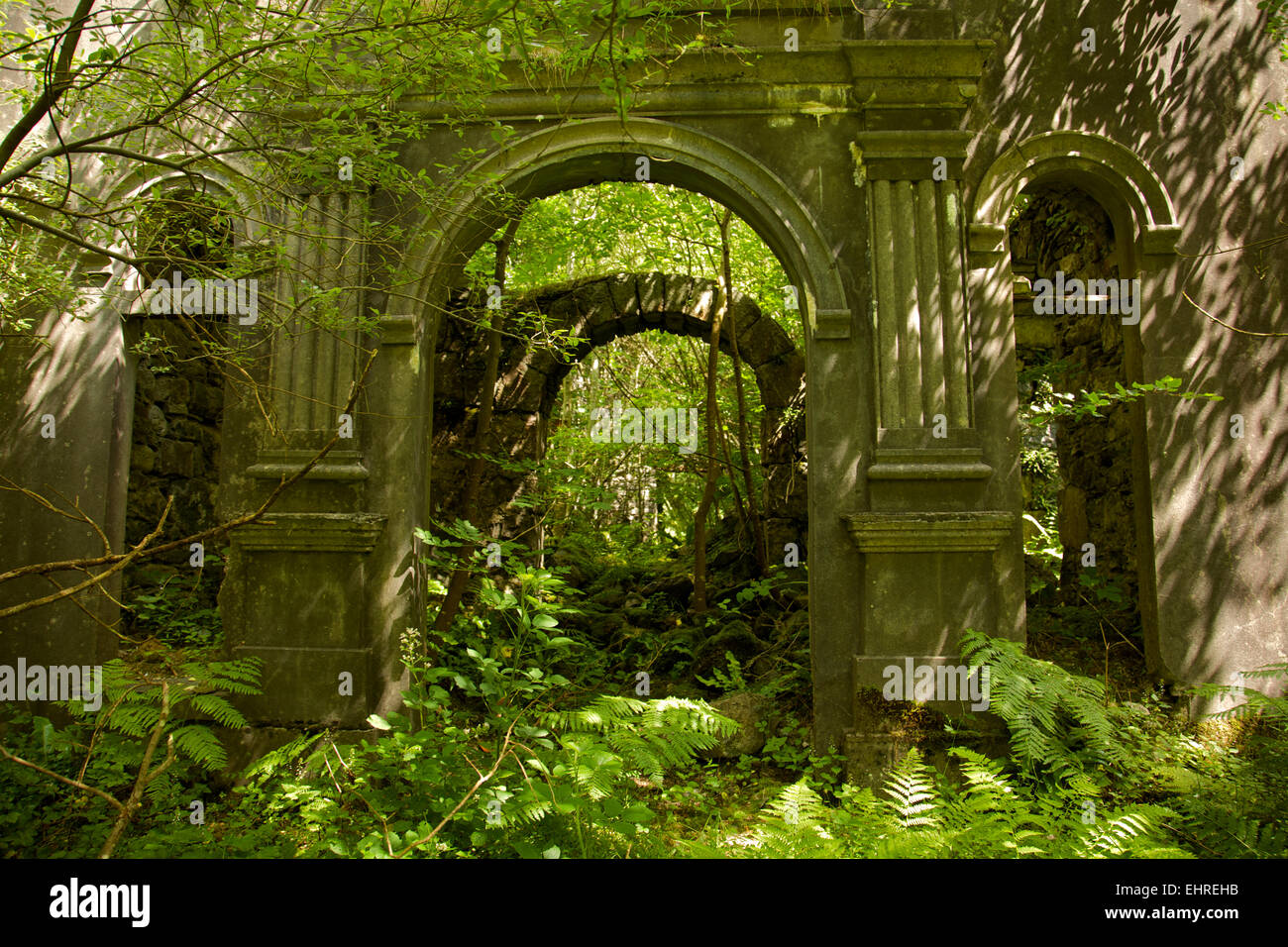 Gwynedd, Snowdonia-Nationalpark, Cwm Wimpel - Ruinen von Plas Brynkir Stockfoto