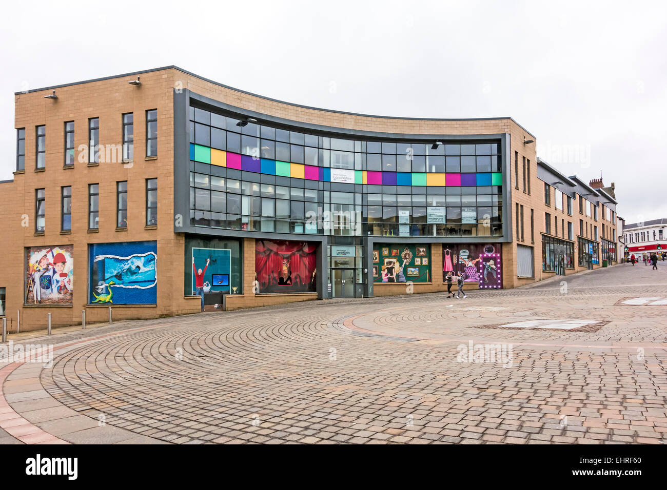 Hamilton-Türme mit neuen College Lanarkshire in Town Square Castle Street Hamilton South Lanarkshire Scotland Stockfoto