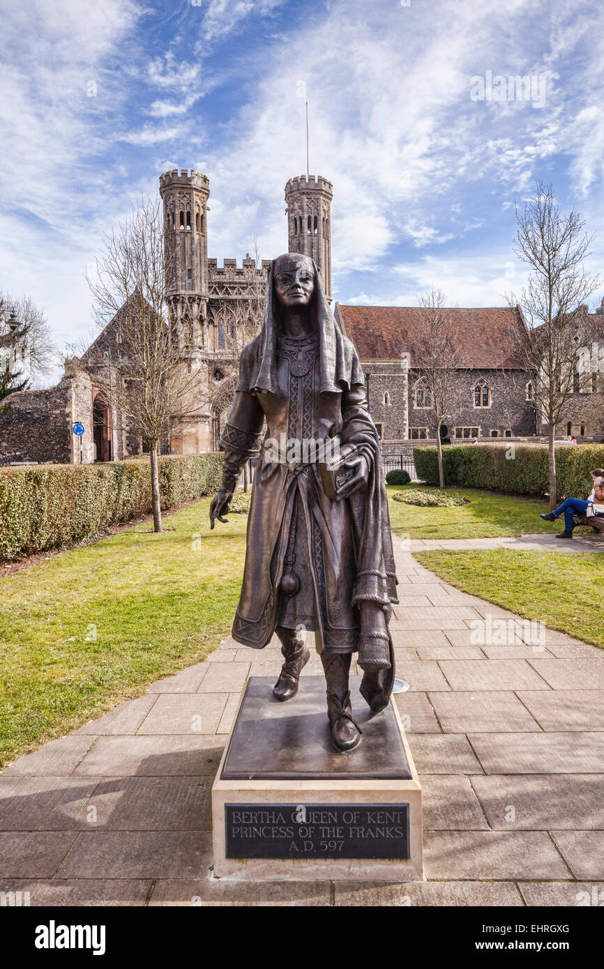 Bertha, Königin von Kent, von Stephen Melton und Christ Church University, Canterbury, Kent, England, UK. Stockfoto