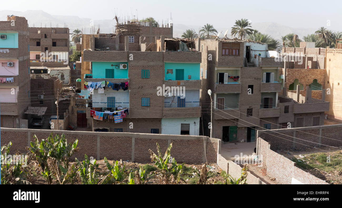 Wohnblocks im heutigen Luxor, Ägypten Stockfoto