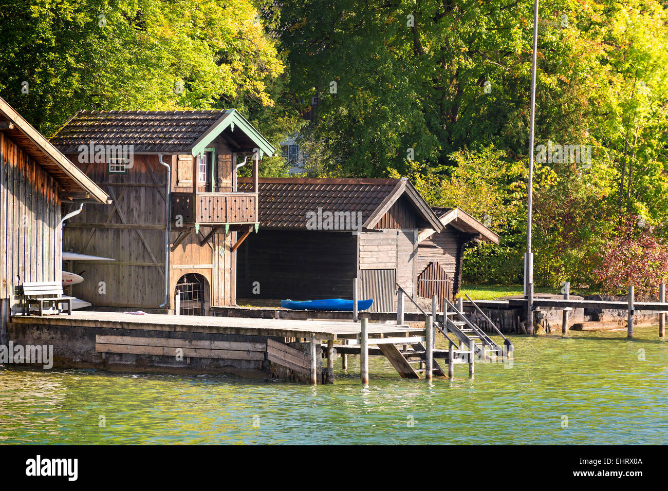 Blick zum Ufer des Starnberger See Ferienhaus mit Bootssteg am See ... Blick zum Ufer des Starnberger See Ferienhaus mit Bootssteg am See ...