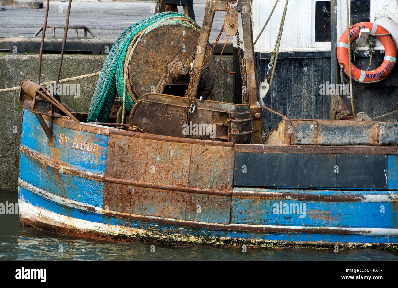 Nordsee Trawler vertäut im Hafen von Eyemouth, Berwickshire, Schottland Stockfoto