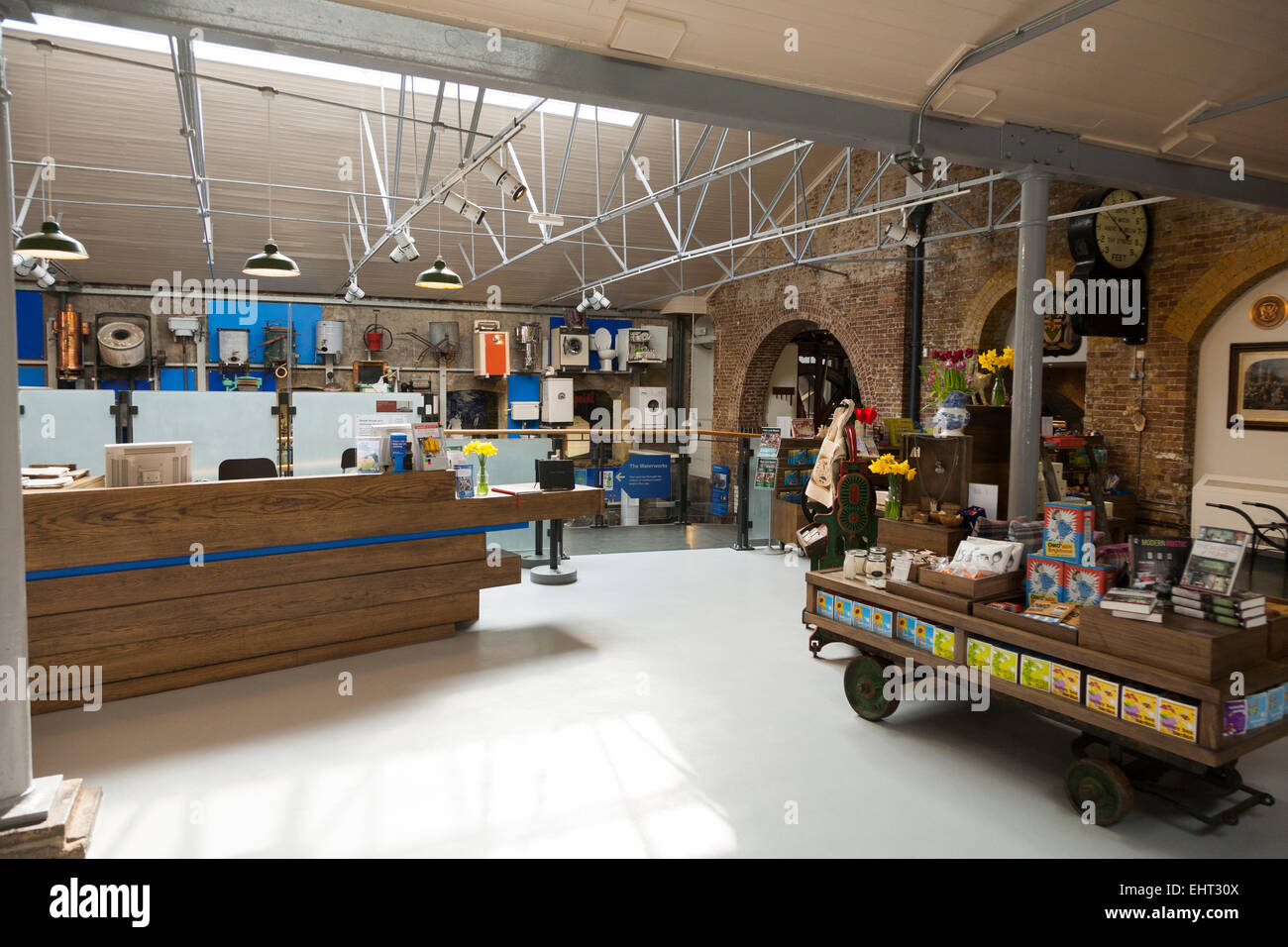 Ticket Desk & Geschenk Shop für Touristen / besuchen Touristen / Besucher des Londoner Museums & Wasserdampf. Brentford in der Nähe von Kew. Stockfoto
