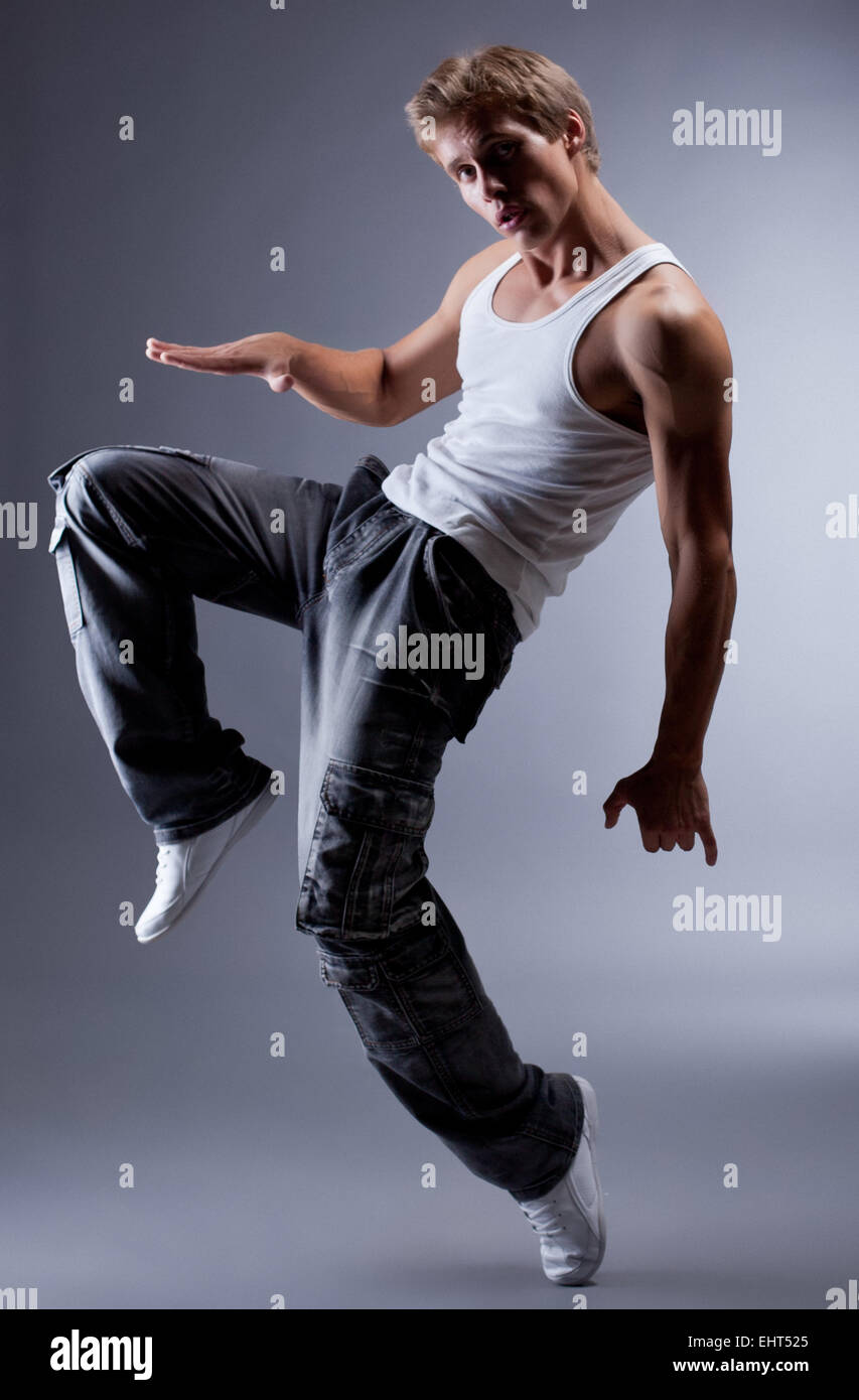 Emotionale moderne Performer tanzen im studio Stockfoto