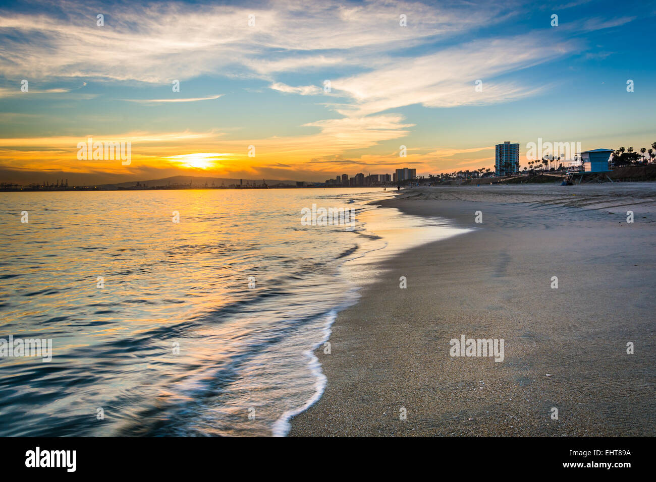 Sonnenuntergang über dem Pazifik, in Long Beach, Kalifornien. Stockfoto