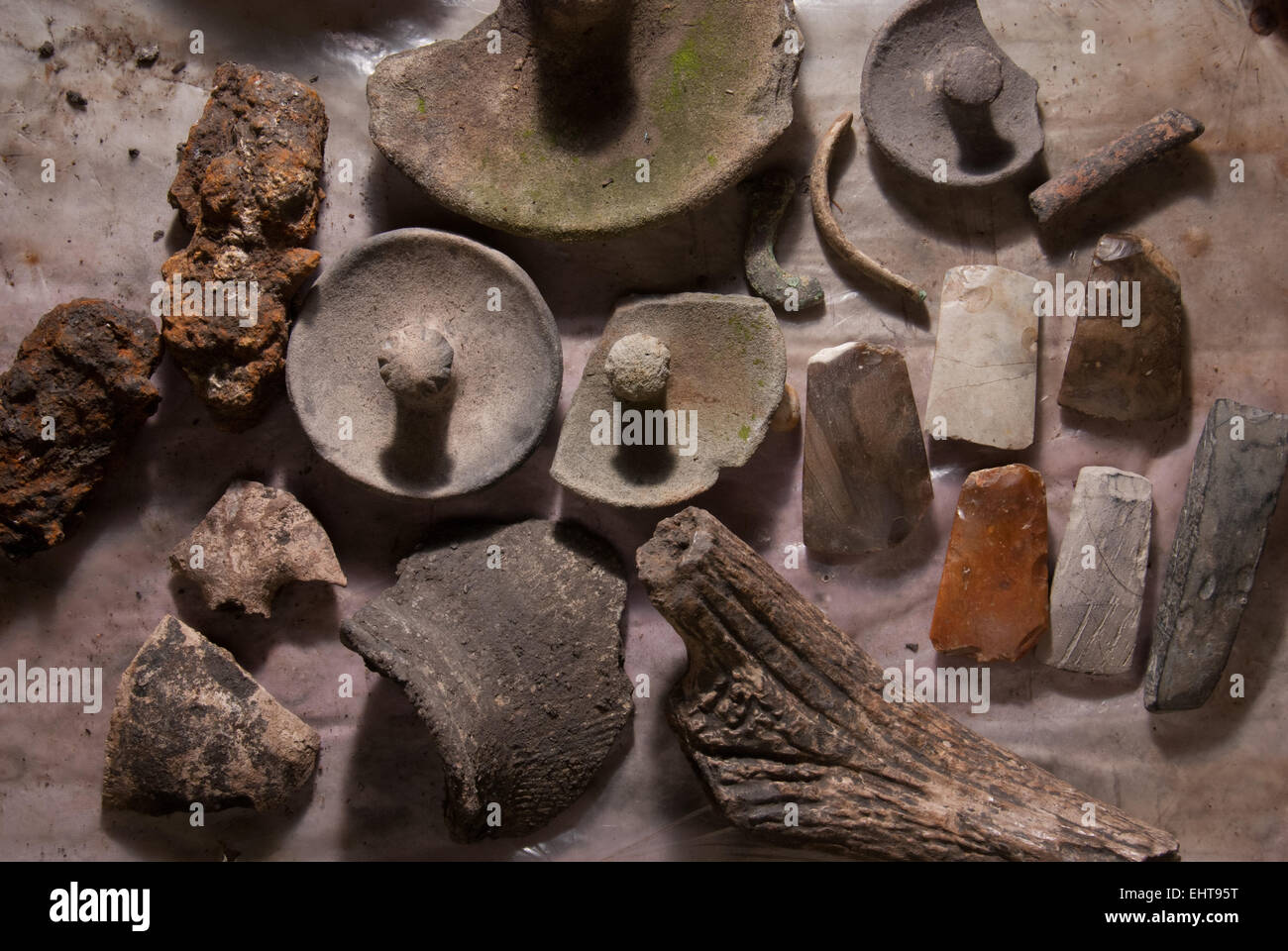 Frühgeschichte (Earlyhistory) Tools ausgegraben in Buni Dorf, Provinz West-Java, Indonesien. Stockfoto