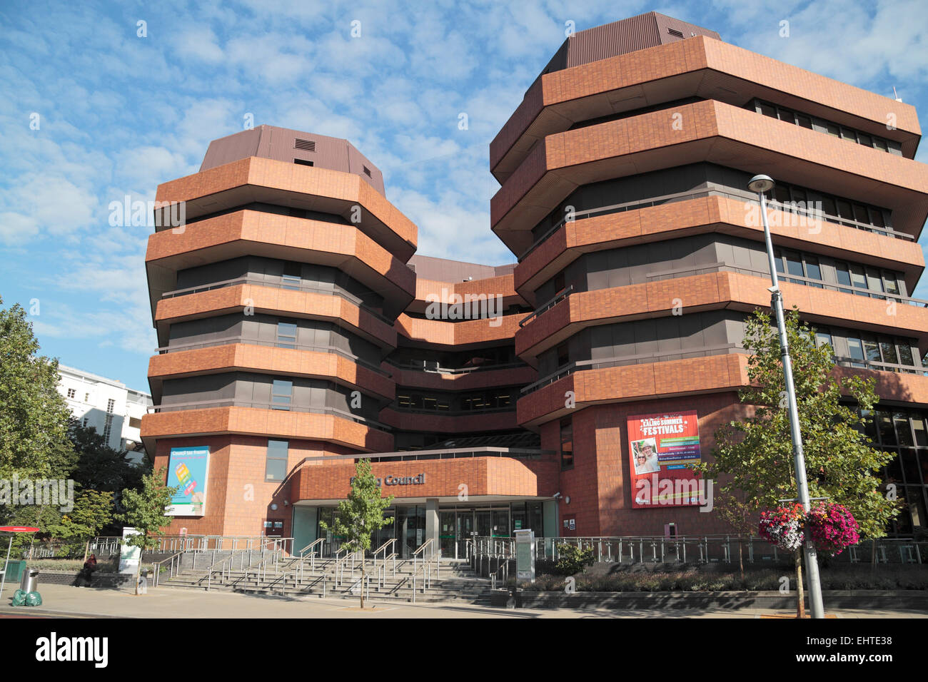 Perceval House, dem Sitz des London Borough of Ealing Council, Uxbridge Road, UK. Stockfoto