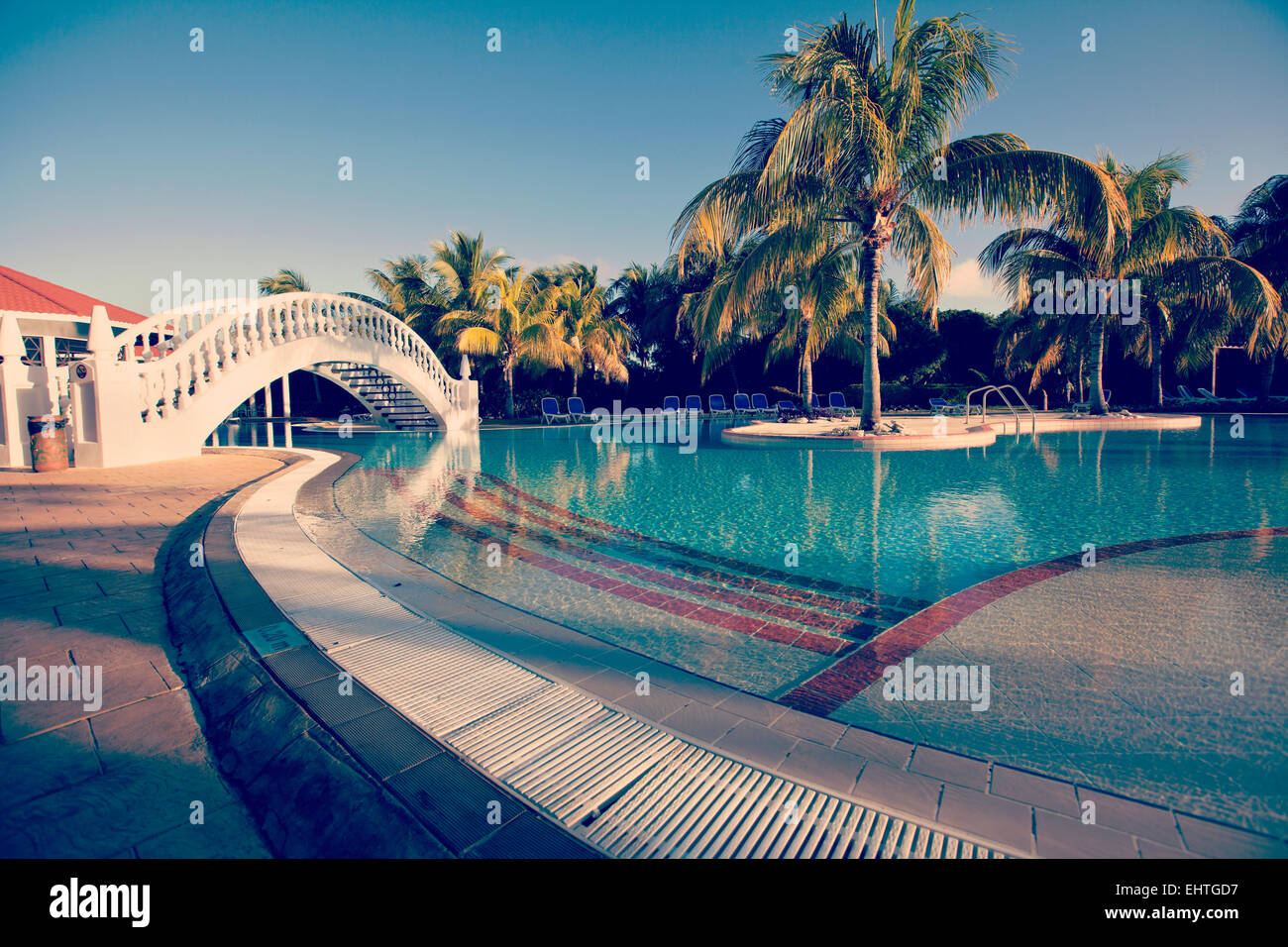 tropischen Pool im Resort mit Instagram-Effekt Stockfoto