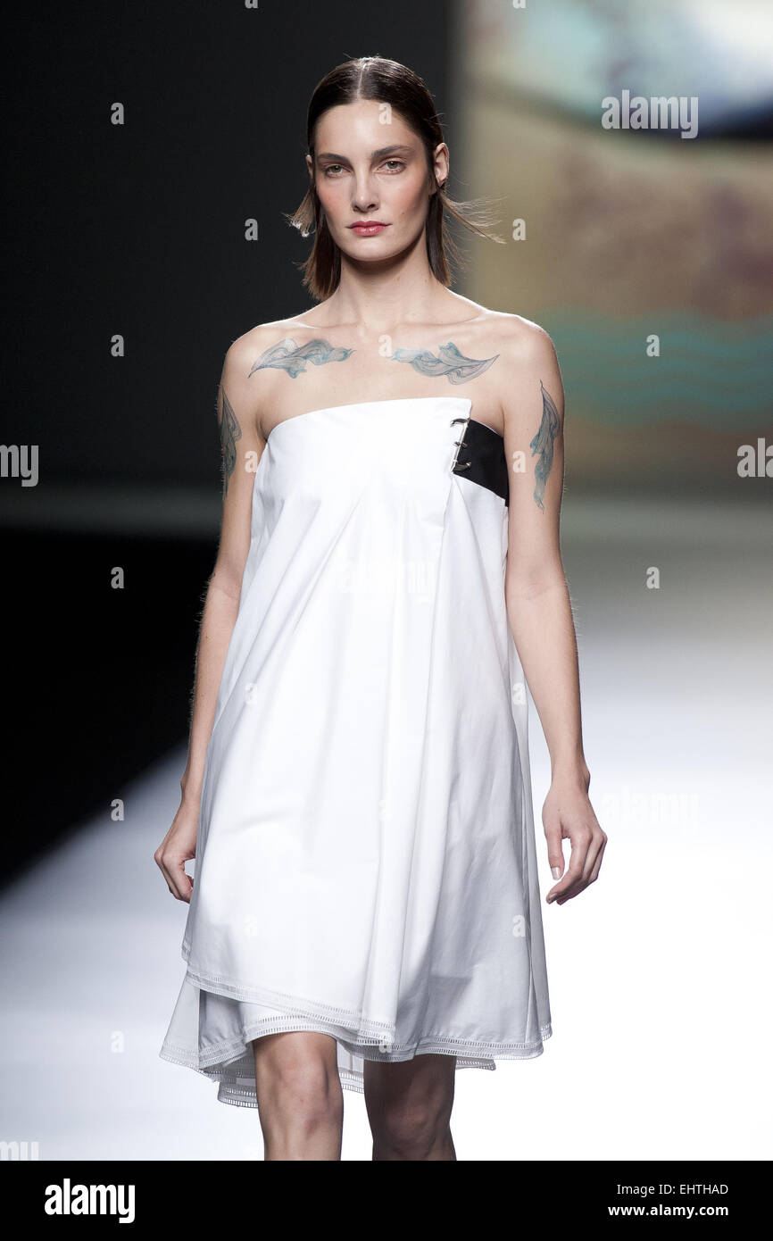 Mercedes-Benz Madrid Fashion Week Frühjahr/Sommer 2015 - Ion Fiz - Laufsteg wo: Madrid, Spanien bei: 12 Sep 2014 Stockfoto