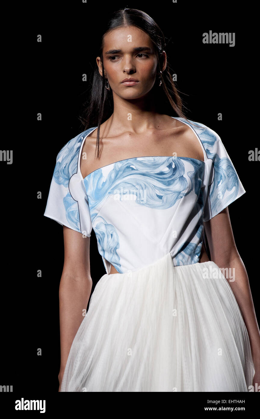 Mercedes-Benz Madrid Fashion Week Frühjahr/Sommer 2015 - Ion Fiz - Laufsteg wo: Madrid, Spanien bei: 12 Sep 2014 Stockfoto