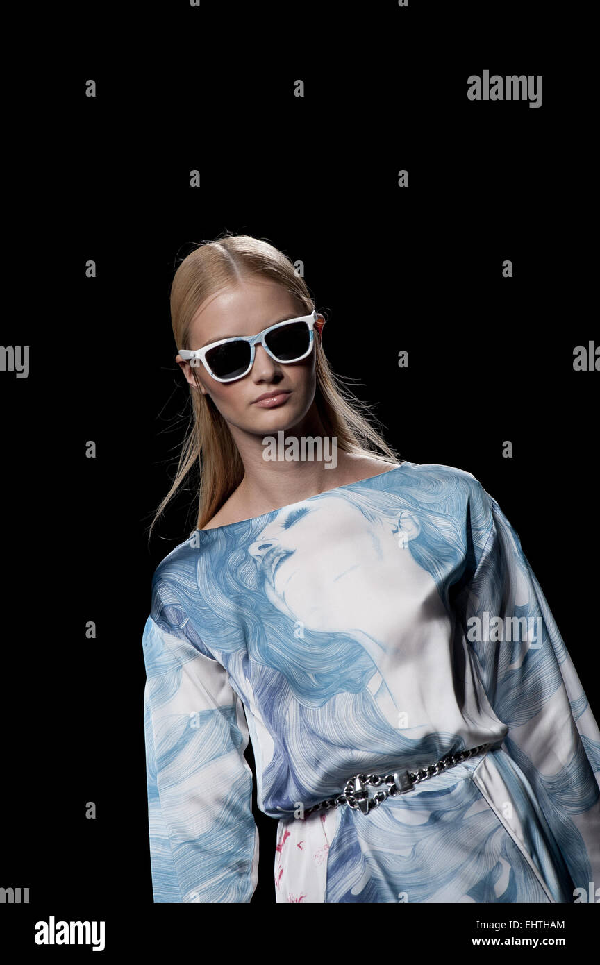 Mercedes-Benz Madrid Fashion Week Frühjahr/Sommer 2015 - Ion Fiz - Laufsteg wo: Madrid, Spanien bei: 12 Sep 2014 Stockfoto