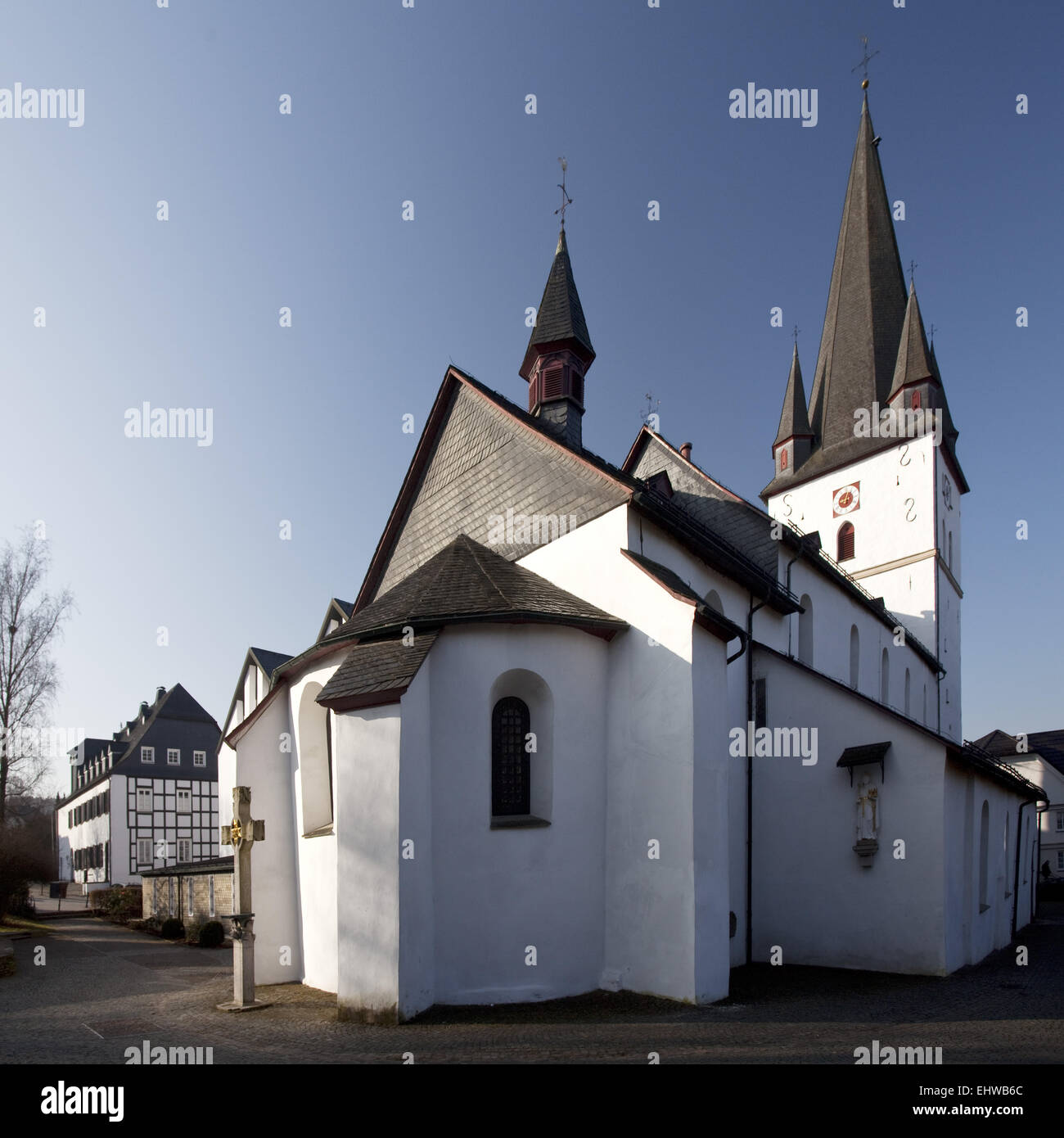 Die St. Clemens Kirche in Drolshagen. Stockfoto