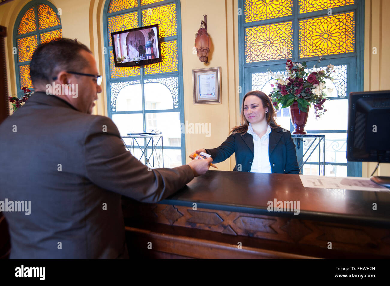 Tunesien, TUNIS: Frau an der Rezeption in Carthage Thalasso Resort Stockfoto
