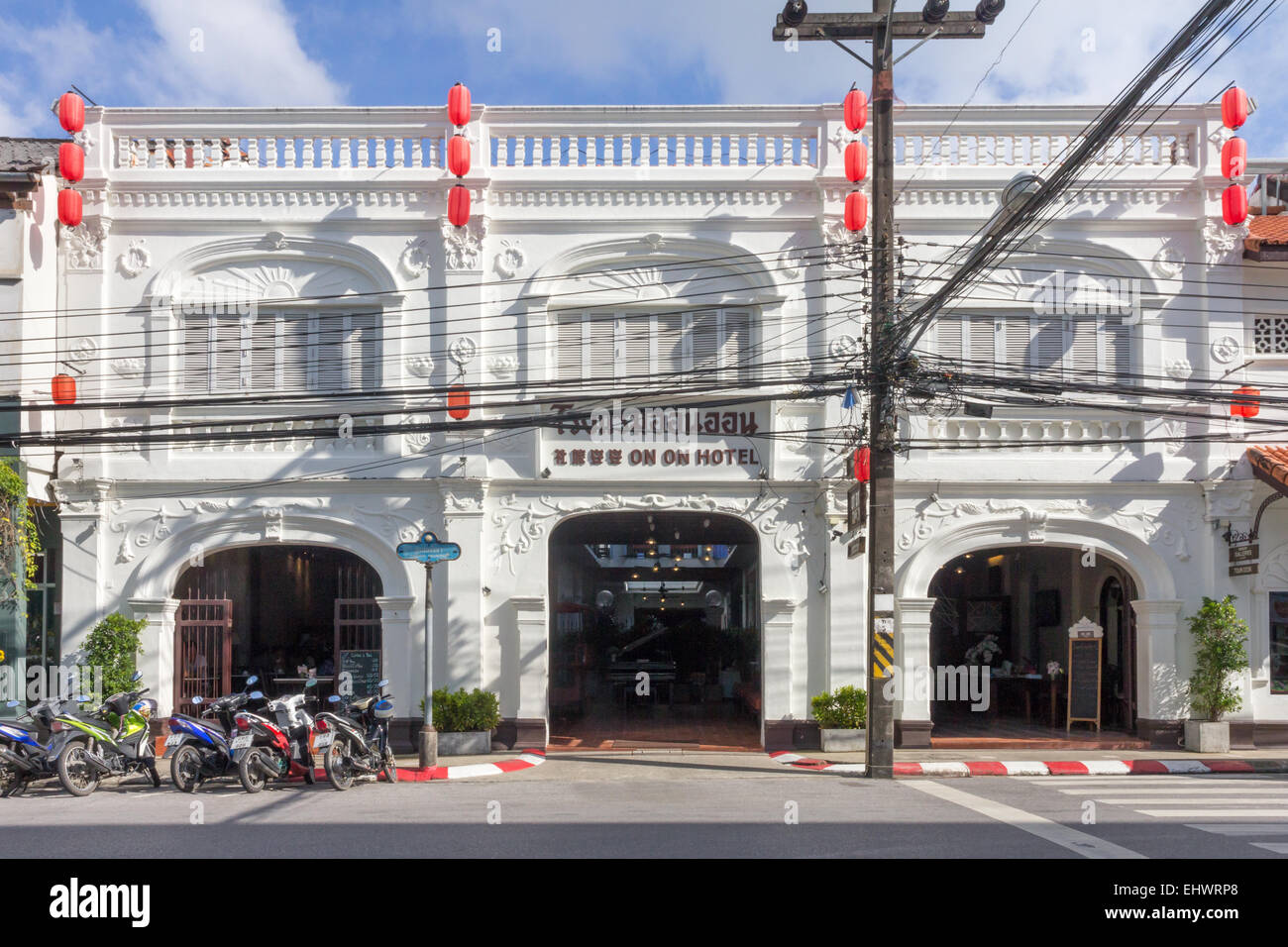Die restaurierten On On Hotel in der Altstadt Phuket, Thailand. Das Hotel ist bekannt für seine Rolle in dem Film The Beach. Stockfoto