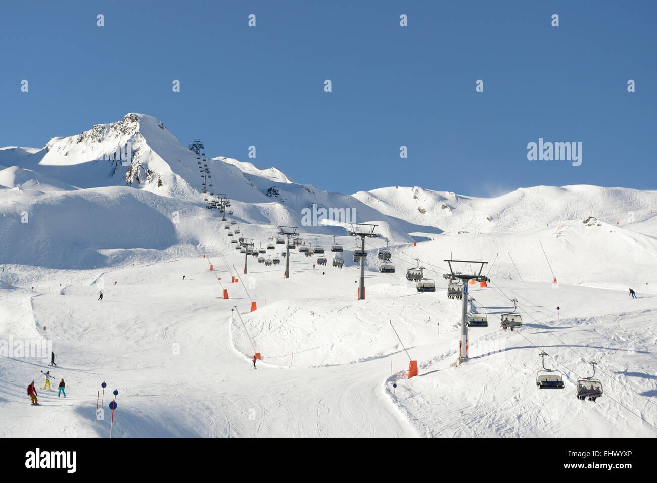 Skigebiet Hintertuxer Sommerbergalm, Sessellift zum Tuxer Joch, Tirol, Österreich Stockfoto