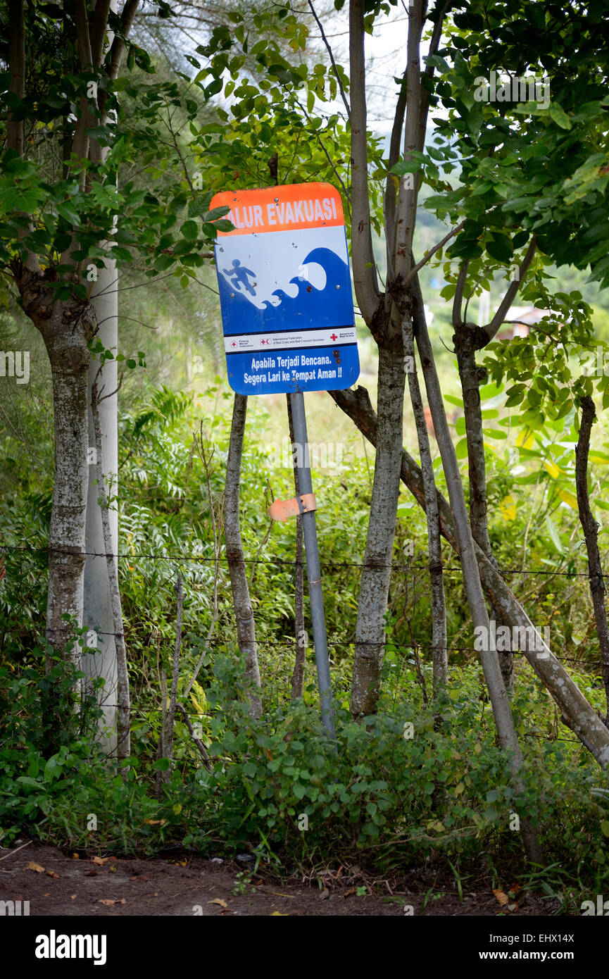 Indonesien, Aceh, Lam Teungo, Wegweiser für den Fall der Tsunami Stockfoto