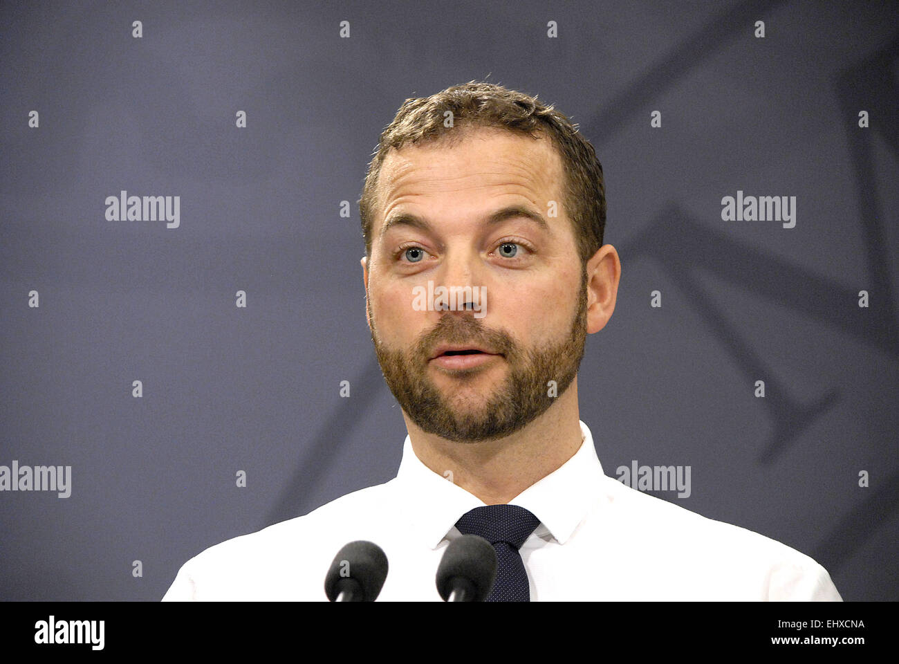 Kopenhagen, Dänemark. 18. März 2015. Morten Ostergaard, Haus und Wirtschaft Minister und stellvertretender Ministerpräsident und Vorsitzender für radikale liberale politische Partei auf gemeinsamen Pressekonferenz im Christiansburg. Bildnachweis: Francis Dean/Alamy Live-Nachrichten Stockfoto