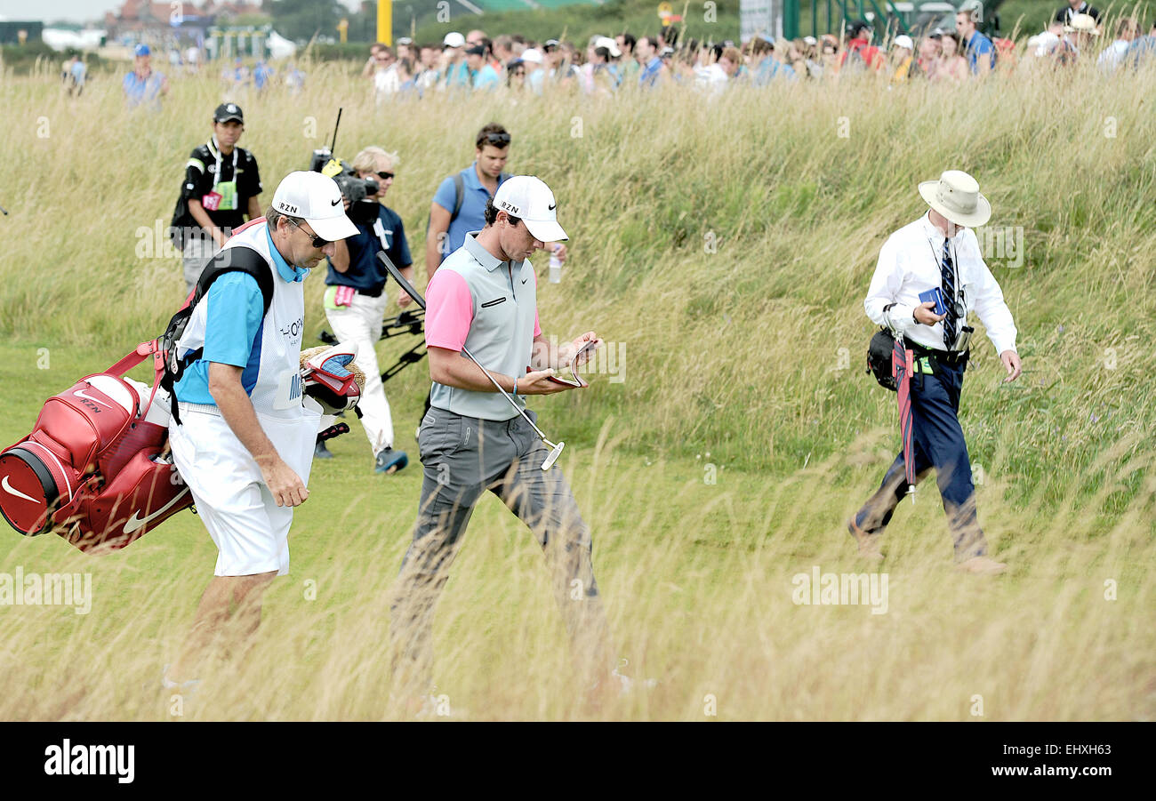 Rory McIlroy, Royal Liverpool Golf Championship, Hoylake, 2014, Finaltag, Walking, Fairway, Brite/Britin öffnen, mit Caddie, Stockfoto