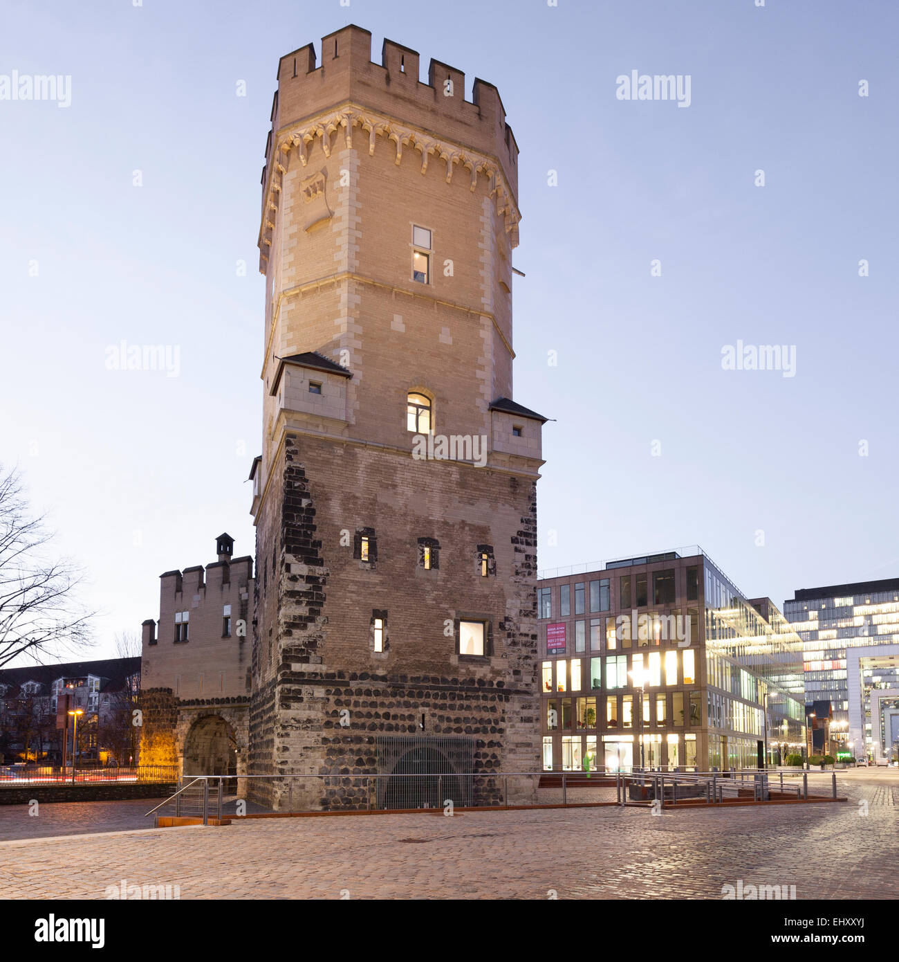 Deutschland, Köln, Rheinau Hafen, Bayen Turm Wehrturm Stockfoto