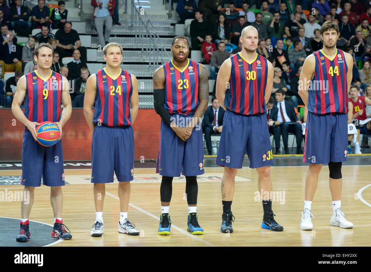 LUBIN, Polen - 5. Dezember 2014: Team des FC Barcelona vor der Euroleague Basketball-match Stockfoto