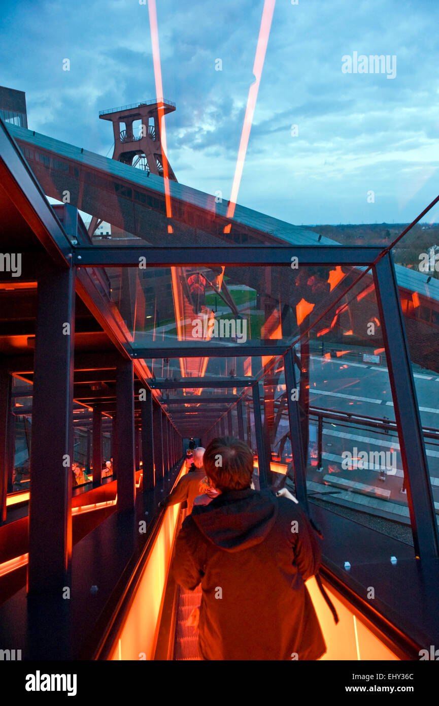 Besucherbereich Treppen von der Ruhr Museum Zeche Welterbe Zollverein in Essen, Nordrhein-Westfalen, Deutschland, Europa Stockfoto