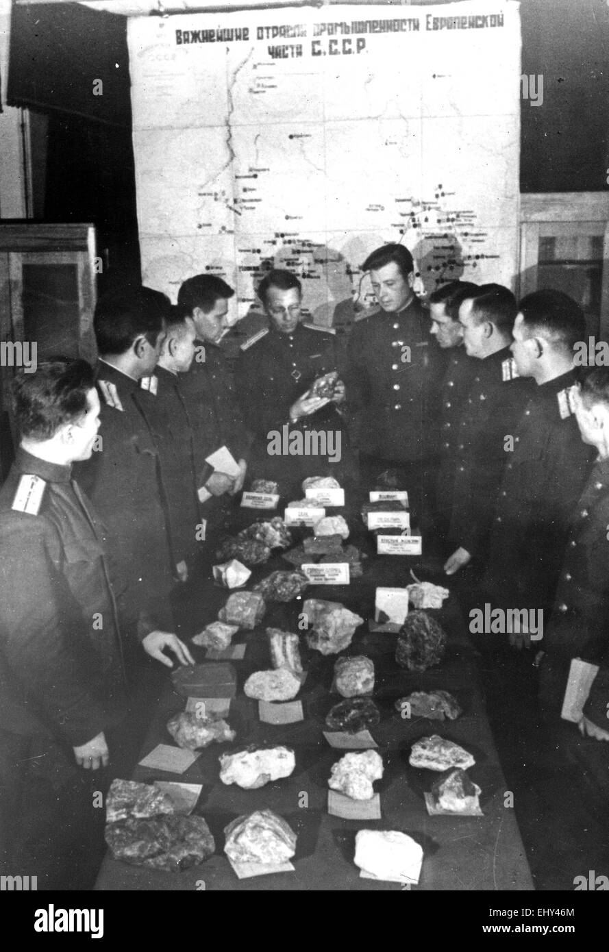 FRUNSE-MILITÄRAKADEMIE in Moskau, 1945. Offiziere, Studium der Geologie. Stockfoto