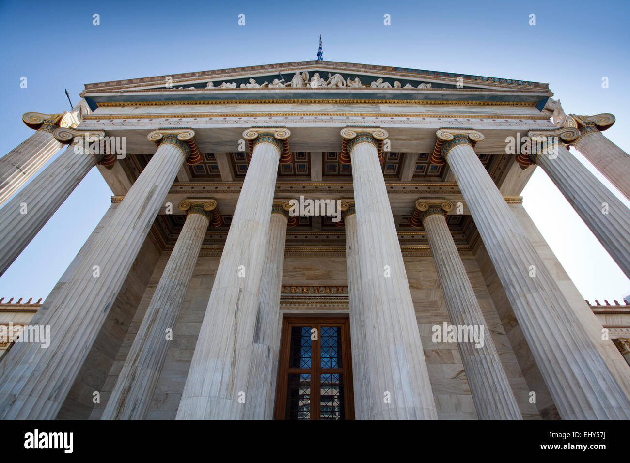 Das stattliche Gebäude der Akademie von Athen in der Stadt von Athen. Stockfoto