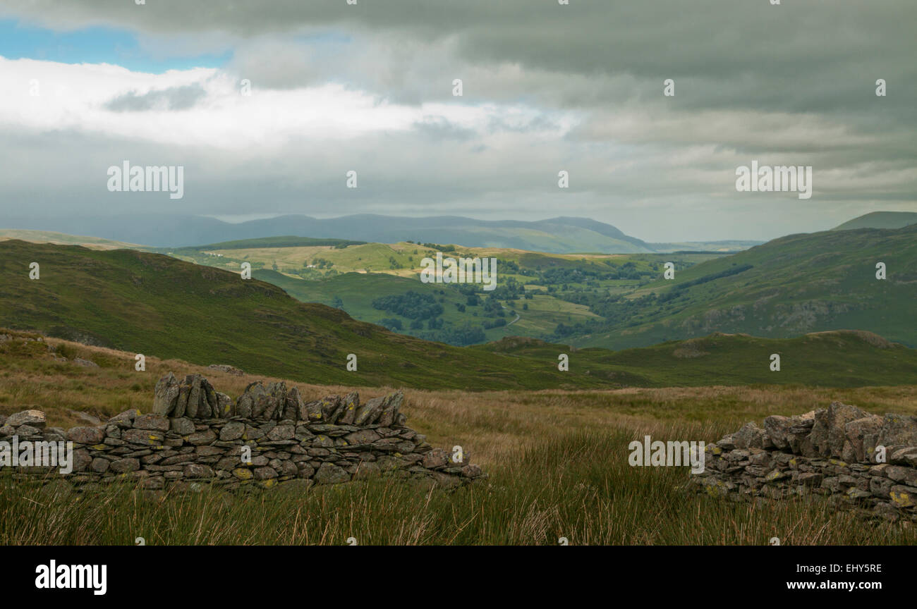 Panoramablick auf die hügelige Landschaft der Grafschaft Cumbria, im Lake District, England, Großbritannien, Vereinigtes Königreich. Stockfoto